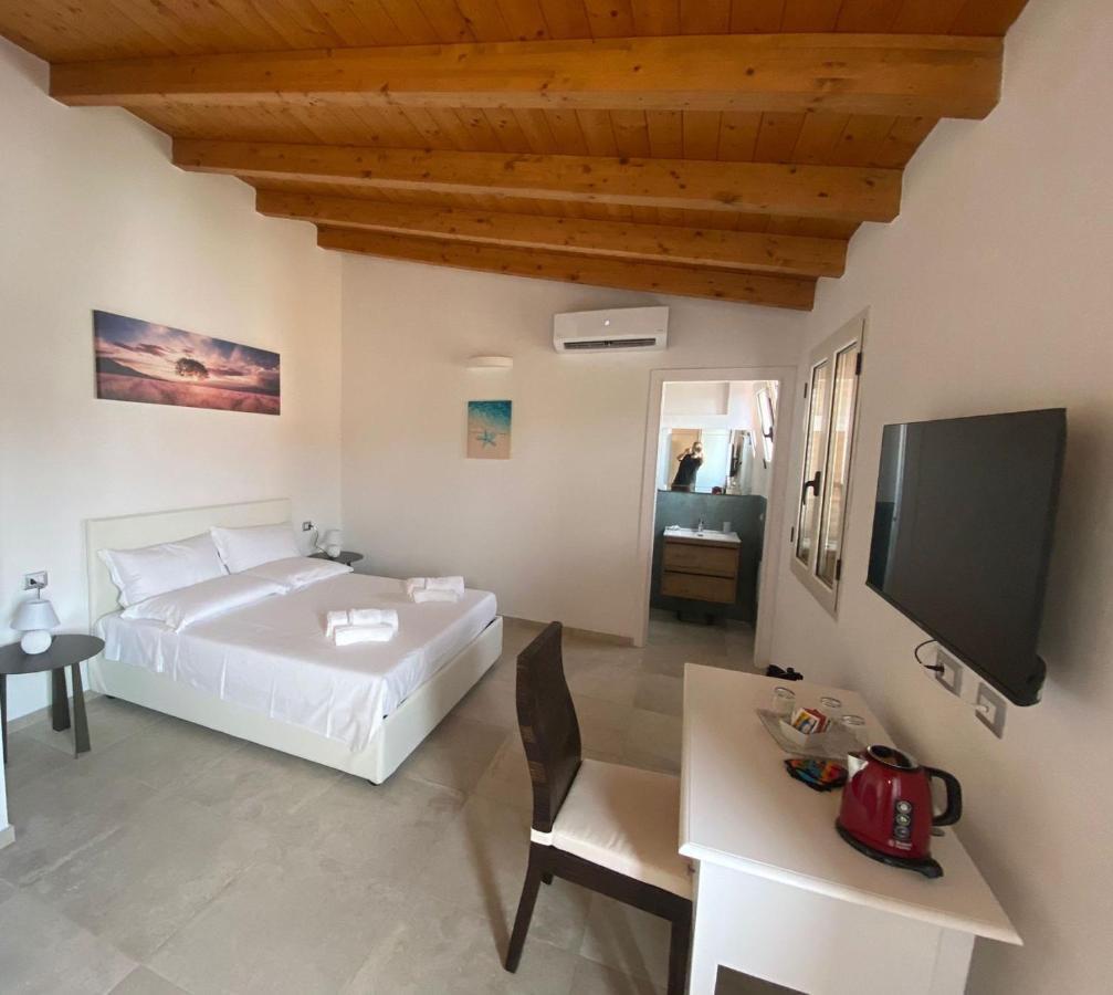 Punto Zero Rooms San Teodoro  Buitenkant foto