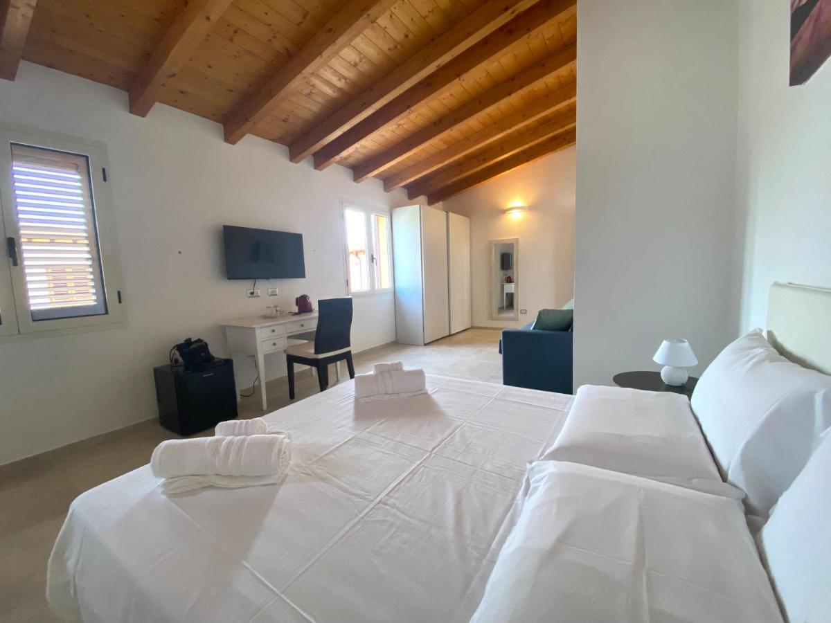 Punto Zero Rooms San Teodoro  Buitenkant foto